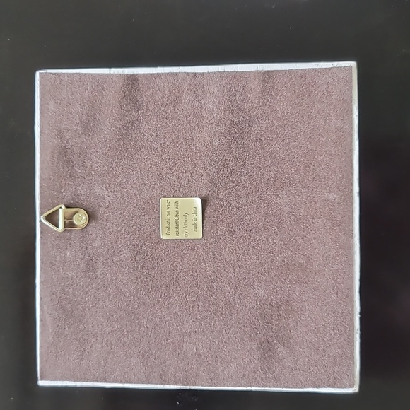 Central Park Plaques Set of 3 Wall Decor Distressed White- Southern Living@Home - Picture 10 of 15